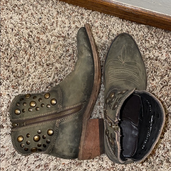 Liberty Black Olive Boots - Picture 2 of 4